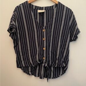 Universal Thread Blue Tie Bottom Shirt - Size Small